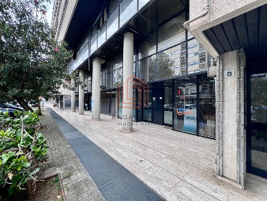 Foto Negozio in Via Pontinia, Latina Piccarello di 50 m² in vendita
