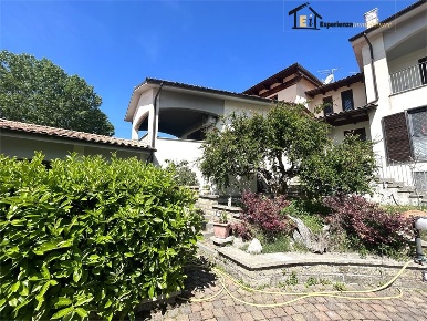 Foto Case semi ndipendenti in Via Bagni di Lucilla, Poggio Mirteto