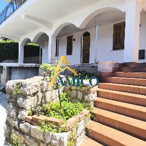 Foto Appartamento in Via Sant'Isidoro Monte, Bagheria Aspra di 100 m²