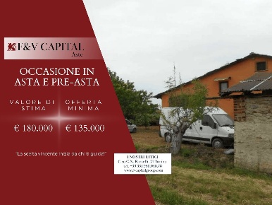 Foto Villa unifamiliare in Via Sant'Anna, Cavour di 360 m² con 7 locali