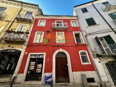 Foto Casa indipendente in via Marconi, Campobasso Centro Storico di 420 m²