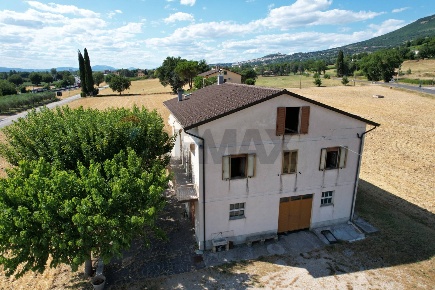 Foto Casa indipendente in Via Sacro Tugurio Snc, Assisi di 373 m²