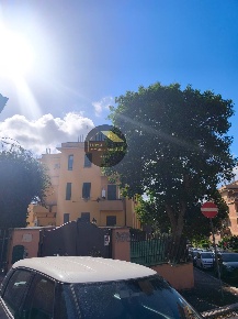 Foto Appartamento in via dei Glicini 131, Roma di 70 m² con 3 locali