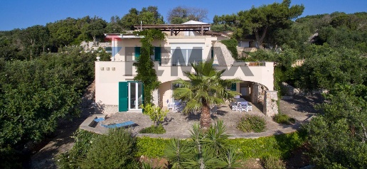 Foto Villa unifamiliare a Gagliano del Capo Novaglie di 150 m² con 5 locali