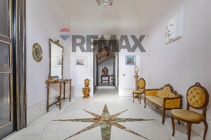Foto Villa unifamiliare in Piazza XX Settembre Trani 35, Trani di 640 m²