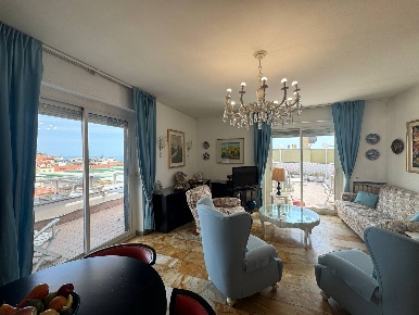 Foto Attico in via giovanni marsaglia 89, Sanremo Teatro Ariston di 119 m²