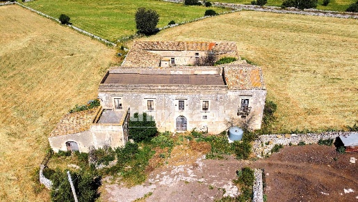 Foto Rustico in Contrada Stanislao SNC, Ragusa di 1400 m² con 22 locali
