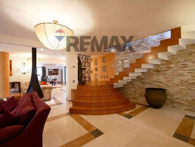 Foto Case semi ndipendenti in Via Madonna di Loreto 12, Valenzano di 530 m²