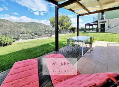 Foto Appartamento in Via Lombardia, Pietra Ligure di 65 m² con 2 locali