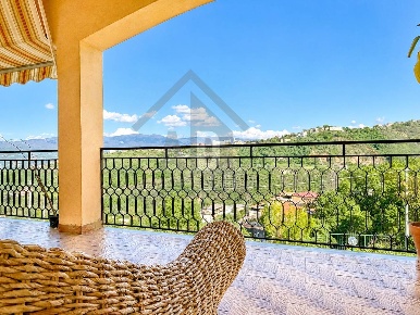 Foto Appartamento in via puglia 12, Carolei Vadue di 151 m² con 4 locali