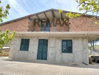 Foto Villa unifamiliare in via Germanò, Mussomeli di 88 m² con 3 locali