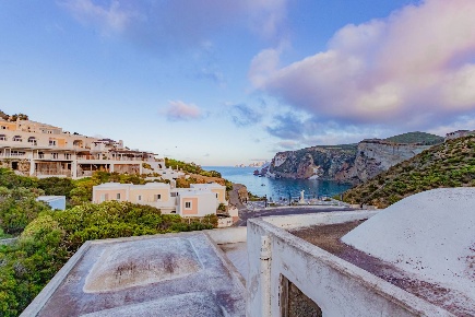 Foto Villa unifamiliare in Via Panoramica, Ponza Centro di 300 m²