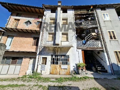 Foto Case semi ndipendenti in Via Nuova 118, Fonzaso Arten di 154 m²