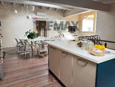 Foto Appartamento in VIA TESTI, Toscolano-Maderno Centro Storico di 140 m²
