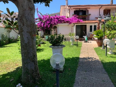 Foto Case semi ndipendenti in via del parco 26, Ardea di 120 m² in vendita