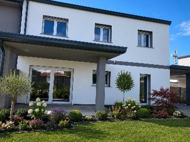 Foto Case semi ndipendenti a Ronchi dei Legionari di 185 m² con 5 locali