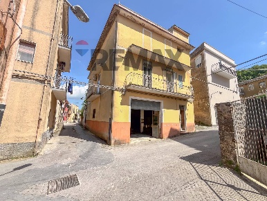 Foto Casa indipendente in Via Rodolfo Morandi 3-5, Buccheri di 140 m²