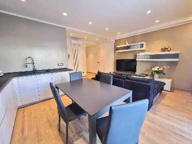 Foto Appartamento in via giulio cesare 33, Viareggio di 90 m² con 4 locali
