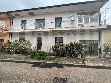Foto Appartamento in Del Popolo, Calvi Risorta di 132 m² con 4 locali