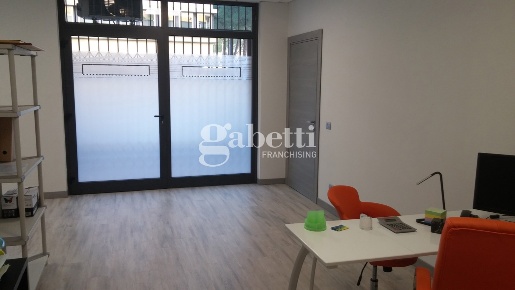 Foto Ufficio in Via Pian Dei Carpini 1, Firenze Firenze Nova di 101 m²