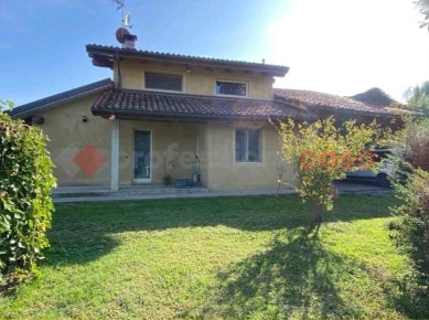 Foto Rustico in maestra di Baudenasca, Pinerolo di 170 m² con 5 locali