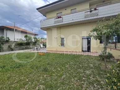 Foto Appartamento in Via teramo 8, Mosciano Sant'Angelo Artigianale Marina