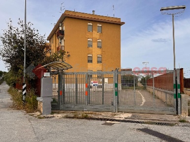 Foto Appartamento in Via Ascianghi 5, Bari Stanic di 71 m² con 3 locali