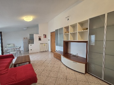 Foto Appartamento in Via Badette 22, Tortoreto Centro di 90 m² con 3 locali