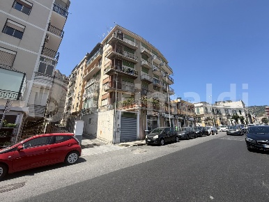 Foto Negozio in Viale Europa 219, Messina Villaggio Santo di 42 m²
