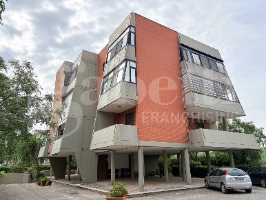 Foto Appartamento in Via SEMERARI 2, Bari San Girolamo di 120 m² in vendita