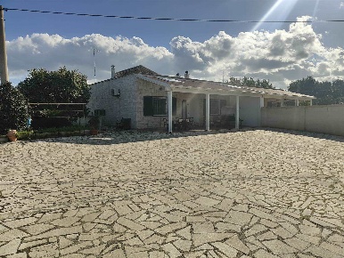 Foto Villa unifamiliare in CONTRADA CRISTO DELLE ZOLLE, Monopoli di 130 m²