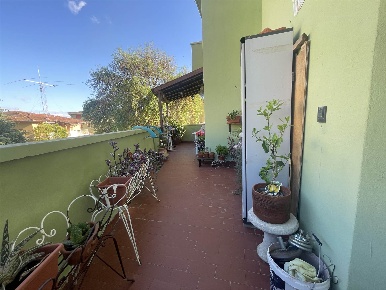 Foto Appartamento a Collesalvetti Stagno di 115 m² con 7 locali in vendita
