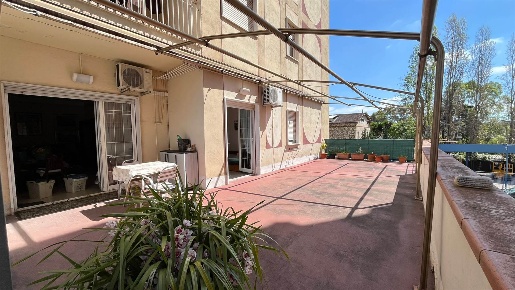 Foto Appartamento a Latina Piccarello di 100 m² con 5 locali in vendita
