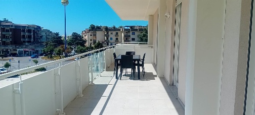 Foto Appartamento in Raffaella La Crociera 7, Salerno di 90 m² con 3 locali