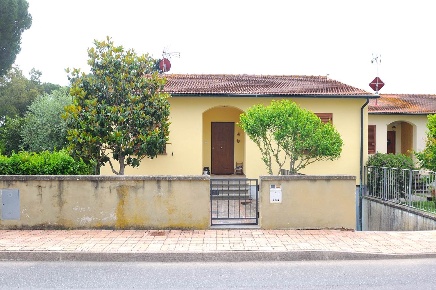 Foto Villa unifamiliare a Suvereto di 100 m² con 4 locali in vendita