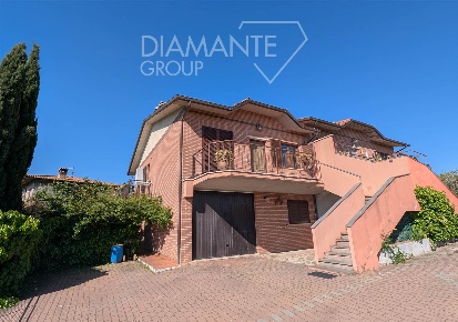 Foto Villa a schiera a Castiglione del Lago Pucciarelli di 130 m²