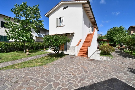 Foto Appartamento a Colle di Val d'Elsa di 192 m² con 6 locali in vendita