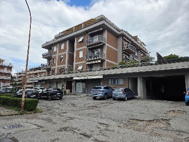 Foto Garage in Via de Gasperi 1, Bastia Umbra Bastia di 27 m² con 1 locali