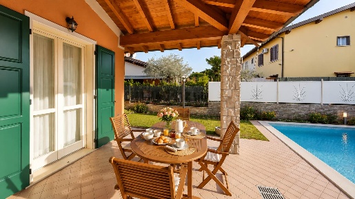 Foto Villa bifamiliare a Manerba del Garda Pieve Vecchia di 85 m²