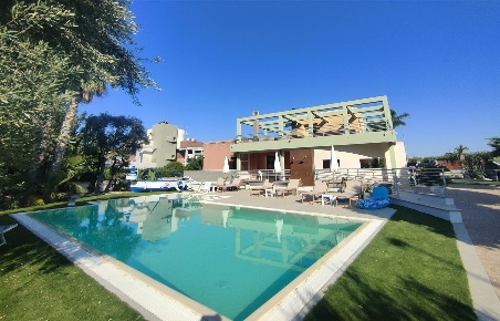 Foto Villa unifamiliare in via baione, Monopoli Centro di 390 m² in vendita