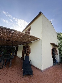Foto Rustico a Calenzano di 130 m² con 5 locali in vendita