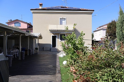 Foto Villa bifamiliare a Rottofreno San Nicolò di 120 m² con 3 locali