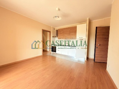 Foto Appartamento a Ivrea di 74 m² con 4 locali in affitto