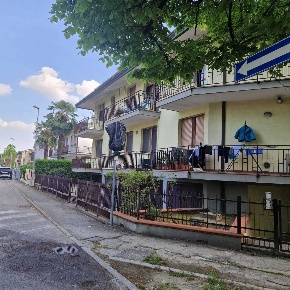 Foto Appartamento a Rovigo Commenda, San Bortolo di 140 m² con 6 locali