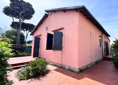 Foto Casa indipendente in Via del Fortino, Camaiore Lido di Camaiore