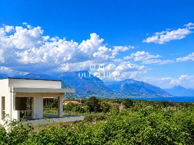Foto Villa unifamiliare in Via Ciucani, Soiano del Lago di 200 m²