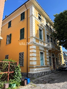 Foto Appartamento in Viale XX Settembre 95, Carrara di 70 m² con 4 locali