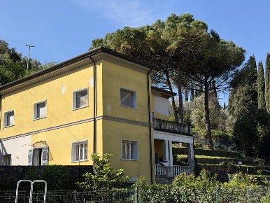 Foto Villa bifamiliare a Lerici Pugliola, Solaro di 450 m² con 18 locali