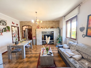 Foto Appartamento a Castelnuovo Magra di 80 m² con 4 locali in vendita