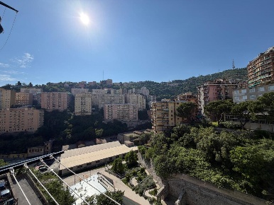 Foto Appartamento in Via Ventotene 106, Genova Lagaccio di 94 m² in vendita